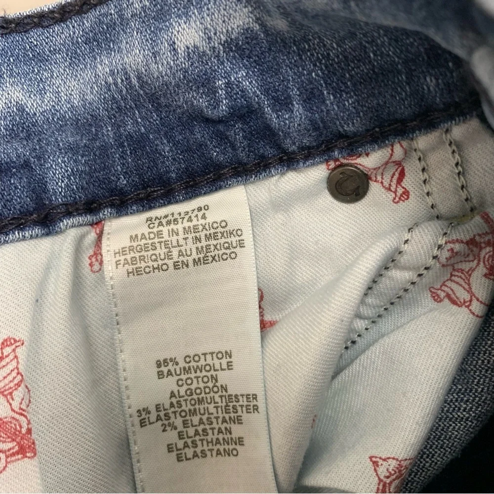 True Religion Men’s size 40 “Rocco” Relaxed Skinny Jeans.